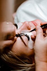 eyelash-extension-LavishNailSpaCalgary